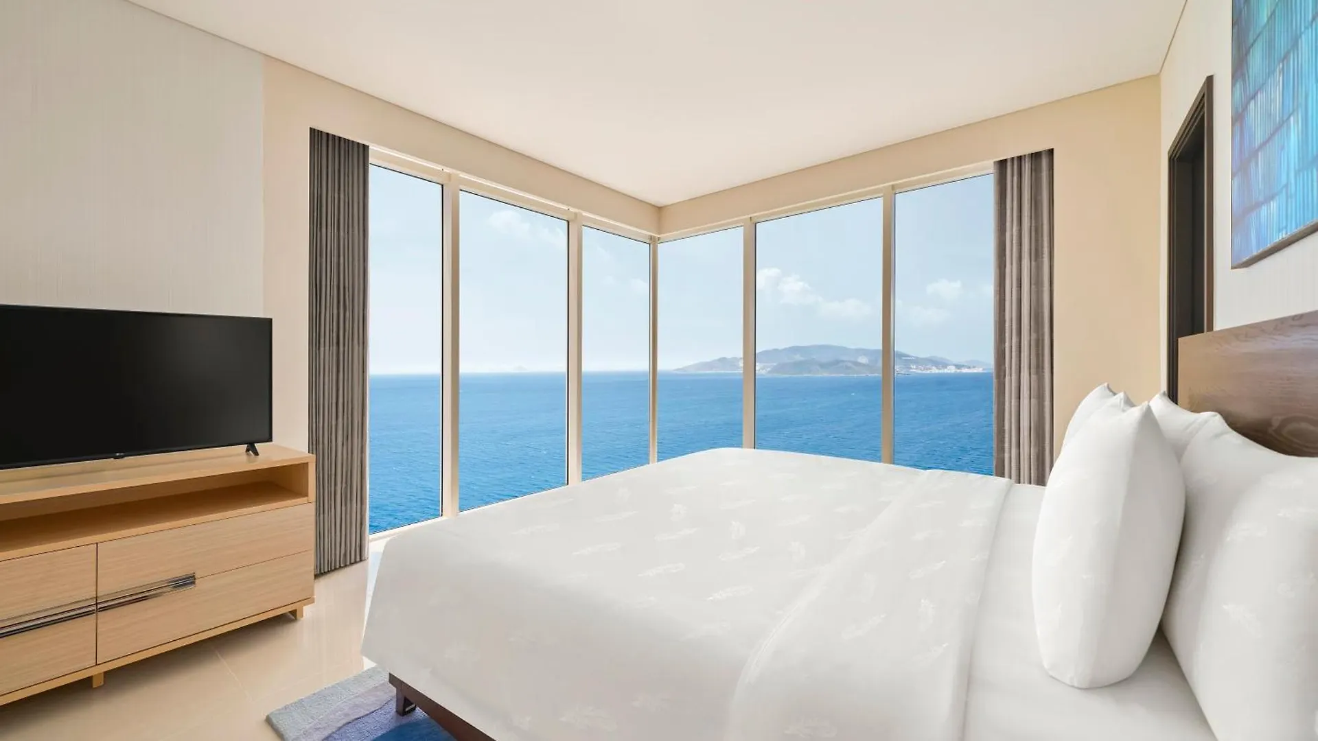 Intercontinental Residences Nha Trang By Ihg 5*,